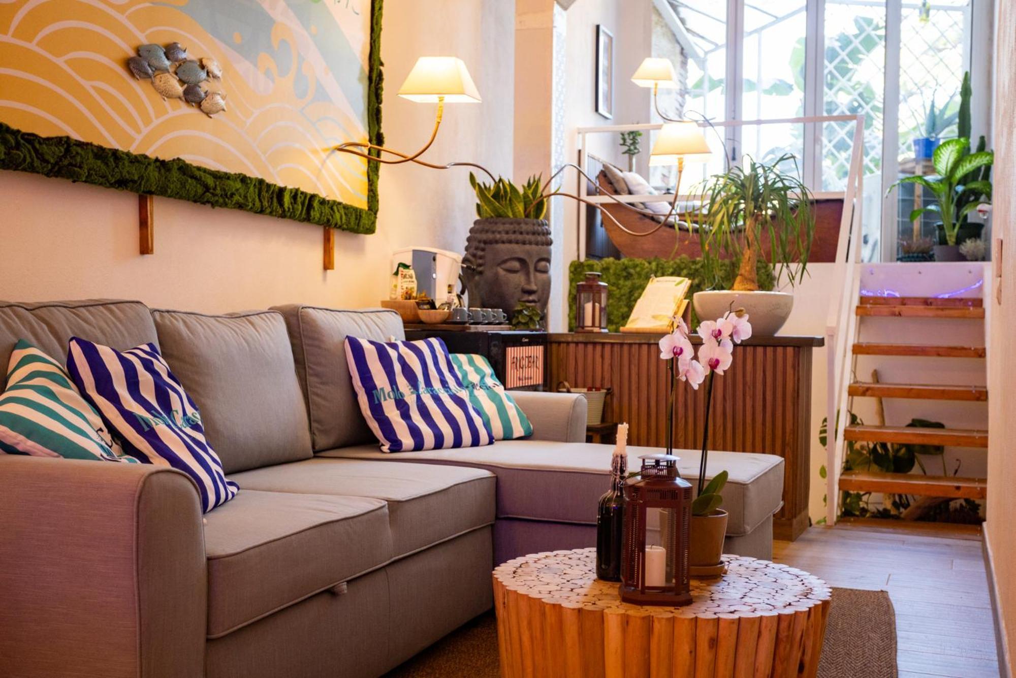 Molo Caracciolo Apartment