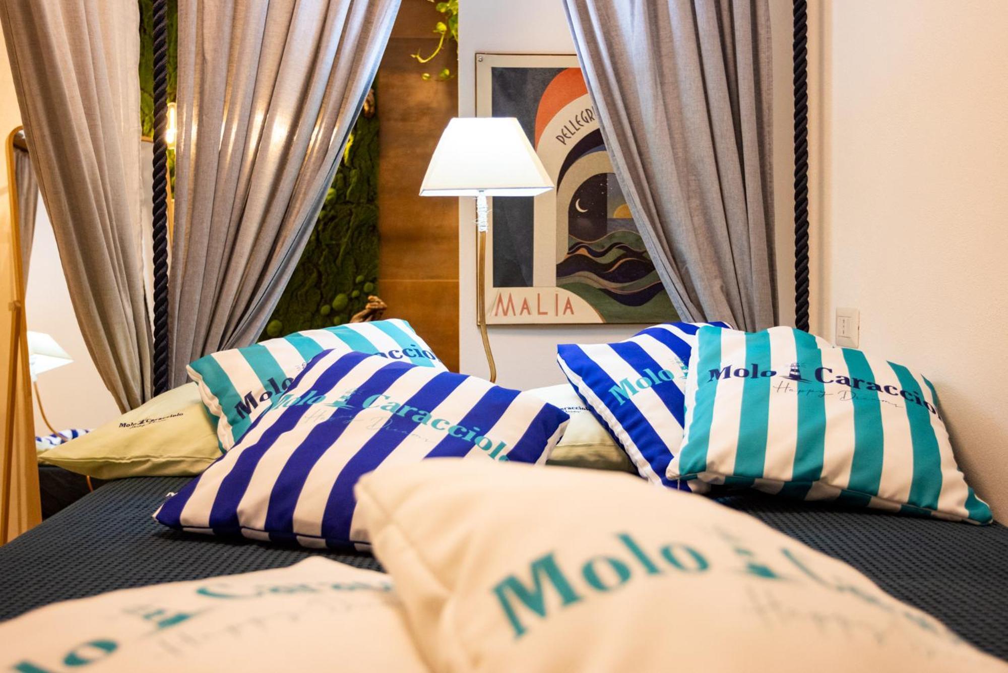 Apartment Molo Caracciolo